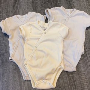 L’oved baby onesies (3-6 month size)